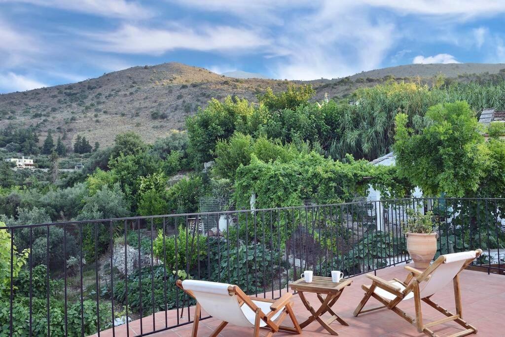 Villa Christini A Luxury Villa With Amazing Views Tzitzifés 外观 照片