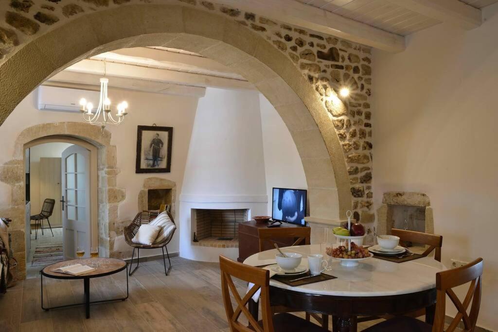 Villa Christini A Luxury Villa With Amazing Views Tzitzifés 外观 照片